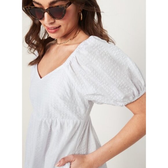 Old Navy Fit & Flare Puff-Sleeve Seersucker All-Day Mini Dress - Picture 4 of 12